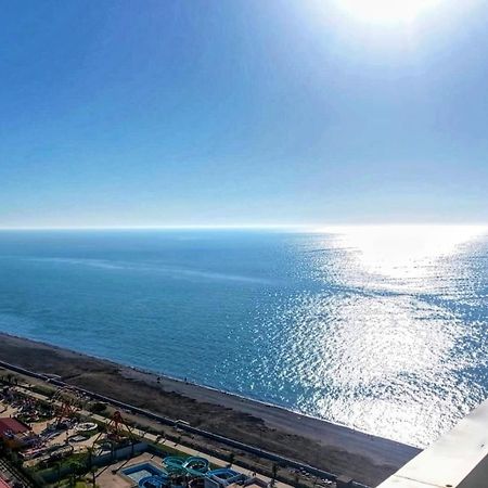 Пентхаус ApArt Del Mar с панорамным видом Батуми Экстерьер фото