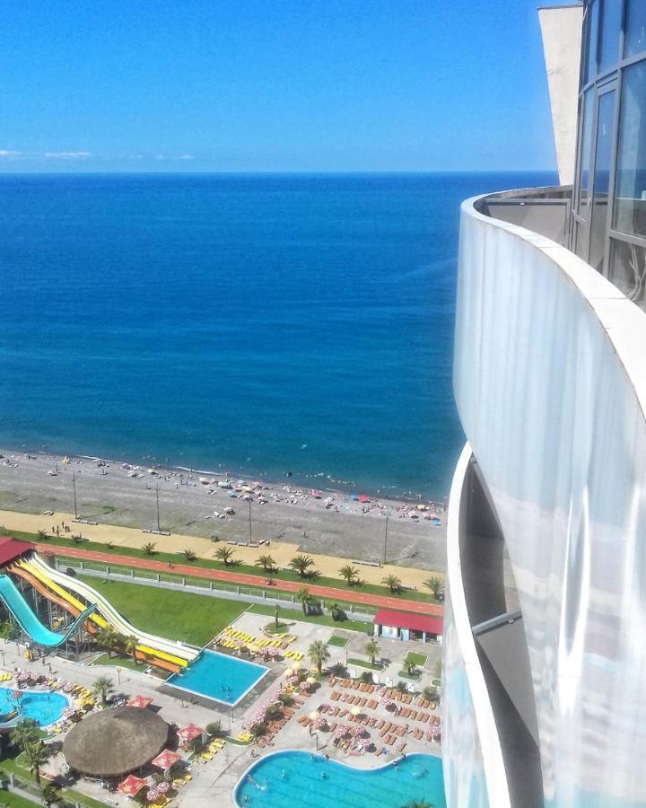 Пентхаус ApArt Del Mar с панорамным видом Батуми Экстерьер фото